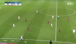 Kinh hoàng: Sao trẻ Hàn Quốc từng đánh bại U23 Việt Nam gãy cổ ngay trên sân cỏ