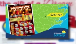 Trúng cả tỷ đồng vì người bán đưa nhầm vé số