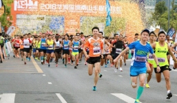 Bê bối chấn động tại giải marathon Trung Quốc: VĐV chạy đường tắt cho nhanh, mặc áo giả để tiếp sức lẫn nhau