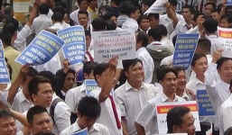 'Đại chiến' Grab - Vinasun: Hai bên bất ngờ yêu cầu tạm dừng phiên tòa, ngồi lại hòa giải