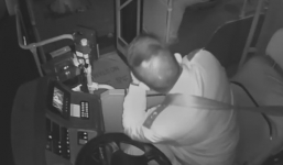 Tài xế đau tim vẫn cố cứu hành khách trước khi gục xuống vô lăng