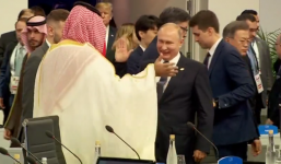 G20 khai mặc, Tổng thống Putin có màn chào hỏi lạ với Thái tử Ả rập