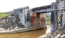 Tiết lộ nguyên nhân vụ vợ tử vong trong chuồng gà, chồng chết dưới cống