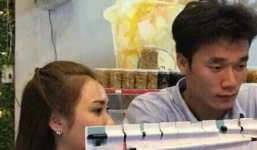 Bạn gái tin đồn của thủ môn Bùi Tiến Dũng đăng ảnh đi xem ĐT Việt Nam và đây là điều người ta phát hiện