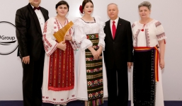 Lý Nhã Kỳ rạng rỡ đi sự kiện giữa ồn ào phim đóng với Han Jae Suk bị ngừng quay