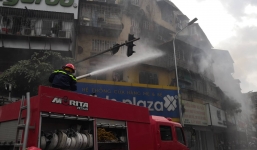 Cháy dữ dội ở khu tập thể 'chuồng cọp' Tôn Thất Tùng, nhiều người hốt hoảng tháo chạy