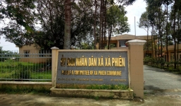 Thống nhất cách chức bí thư xã quan hệ bất chính với nữ thuộc cấp