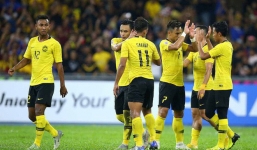 Sút hỏng penalty ở phút bù giờ, Thái Lan bị đá bay khỏi AFF Cup trong tột cùng cay đắng