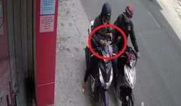 Tên cướp điện thoại thành gã hề khi giật nhầm bấm móng tay của nữ ninja