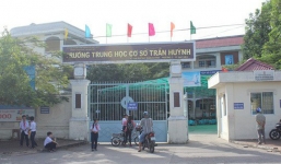 Phụ huynh xúc phạm thầy giáo “đồ thầy mặc trên người chưa chắc hơn quần của con tôi” xin lỗi cộng đồng mạng