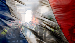 Đằng sau bức tượng vỡ nát tại Khải Hoàn Môn: Thảm sát di sản là cuộc tấn công vào lòng tin và tinh thần cả một dân tộc