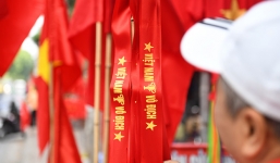 Choáng ngợp với hình ảnh cờ đỏ sao vàng trước trận Việt Nam - Philippines