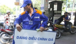 15h hôm nay, giá xăng giảm mạnh gần 1.500 đồng mỗi lít