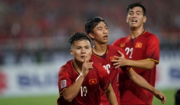 Bố Quang Hải: Giây phút con ghi bàn, tôi lặng khóc trên khán đài!