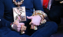 Đại gia ở phố đi bộ Nguyễn Huệ chia sẻ lý do đeo 13kg vàng trong lúc cổ vũ đội tuyển Việt Nam: Nghe theo thầy phong thủy phán