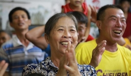 Công Phượng sút tung lưới Philippines: Đang nằm trên giường bệnh, mẹ bật dậy ăn mừng