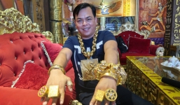 Đại gia đeo 13kg vàng cổ vũ tuyển Việt Nam hé lộ việc giàu có sau 1 đêm và từng bị cướp giữa đường