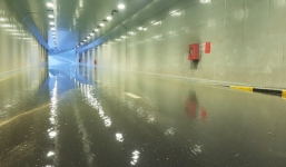 Đà Nẵng ngập sâu chưa từng có trong lịch sử: Giao thông tê liệt, hàng loạt phương tiện chết máy