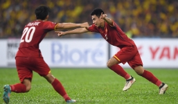 HLV Park Hang-seo lạnh lùng, đưa học trò về mặt đất ngay sau bàn thắng thứ 2