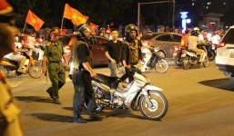 CSCĐ được trang bị súng, tuần tra xuyên đêm để đảm bảo an ninh sau trận chung kết Việt Nam - Malaysia