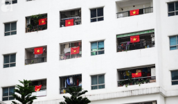 Trước thềm chung kết AFF, cờ đỏ sao vàng 'nhuộm' cả một góc Linh Đàm, chỉ nhìn thôi đã thấy khí thế rợp trời