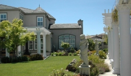 Cận cảnh tòa biệt thự thiên thần trị giá 4 triệu USD của ca sĩ chuyển giới Cát Tuyền