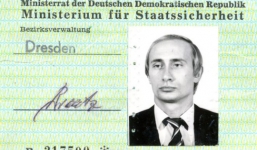 Tìm thấy thẻ điệp viên Stasi của Tổng thống Putin tại Đức