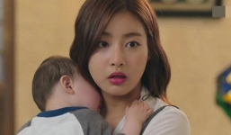 Vừa được tặng bộ camera, mẹ trẻ lắp thử thì điếng người phát hiện cảnh tượng trước cổng nhà