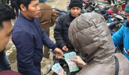 Vé trận chung kết lượt về AFF Cup bị phe vé hét giá bằng cả chiếc xe máy