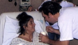 Không nỡ nhìn vợ sống đời thực vật, chồng đau đớn rút ống thở rồi chẳng ngờ với cảnh tượng trước mắt, đến đội ngũ y tế cũng sững sờ