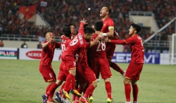 Quang Hải, Anh Đức khiến Mỹ Đình bùng nổ, bắt Malaysia bất lực nhìn Việt Nam lên ngôi