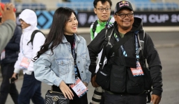 Nữ MC xinh đẹp thu hút phóng viên Malaysia, dự đoán kết quả ngọt ngào cho Việt Nam