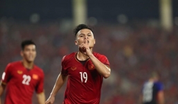 Quang Hải nhận danh hiệu cầu thủ hay nhất AFF Cup 2018, ẵm hơn 200 triệu tiền thưởng