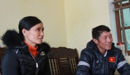 Bố mẹ Đoàn Văn Hậu kể chuyện vui khi bắt xe ôm ra bến xe sau trận chung kết: Tài xế không lấy 50 nghìn, còn năn nỉ chụp ảnh cùng