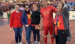 Đi vào thơ ca, khoảnh khắc lão tướng Anh Đức ngơ ngác tìm mẹ như trẻ thơ xúc động gấp đôi