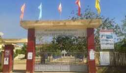 Thầy giáo bị học sinh đánh liên tiếp vào đầu và mặt phải nhập viện cấp cứu