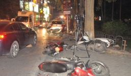 Video: Giây phút nữ tài xế Lexus gây tai nạn liên hoàn trên phố Trích Sài