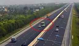 Pha bẻ lái thót tim của xe khách để tránh ô tô nổ lốp dừng giữa cao tốc Hà Nội – Hải Phòng 