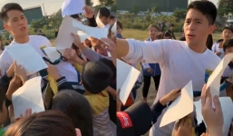 Đình Trọng tự nhận là bác sĩ để thoát khỏi vòng vây fan nhí, bán đứng cả đồng đội