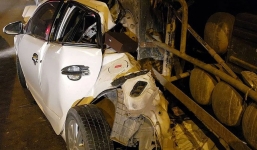 Tin tức tai nạn giao thông mới nhất ngày 21/12: Tông liên hoàn 5 xe ở cầu 'tử thần', ô tô 4 chỗ bẹp dúm