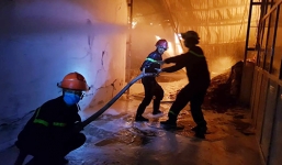 'Bà hỏa' thiêu rụi toàn bộ công ty sản xuất hộp xốp ở Cần Thơ