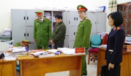 Khởi tố và bắt  2 cán bộ phòng NN-PTNT