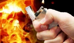 Người phụ nữ ôm con người tình đồng tính nhảy vào biển lửa tự thiêu