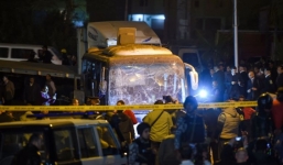 Cận cảnh hiện trường vụ xe buýt chở 14 du khách Việt bị đánh bom ở Ai Cập