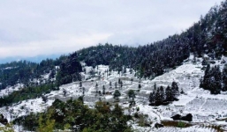 Những hình ảnh băng tuyết phủ trắng xóa, tuyệt đẹp trên đỉnh Mẫu Sơn