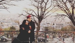 Nam ca sĩ thích 'sưu tầm sổ đỏ' khoe bạn gái hot girl sau khi tân gia biệt thự 23 tỷ