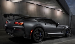 Tin tức ô tô xe máy mới nhất ngày 2/1/2018: 'Siêu xe giá rẻ' Chevrolet Corvette tăng giá