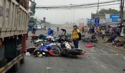 Video: Hiện trường vụ tai nạn giao thông ở Long An khiến nhiều người thương vong