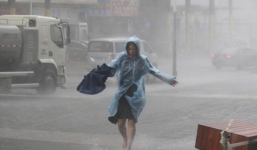 Tin bão mới nhất: Bão số 1 tăng tốc khi tiến gần đất liền