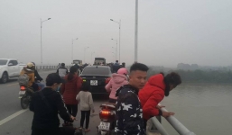 Hải Dương: Nam thanh niên đi chở cám cho bố, bất ngờ bỏ xe máy trên cầu nhảy sông tự tử